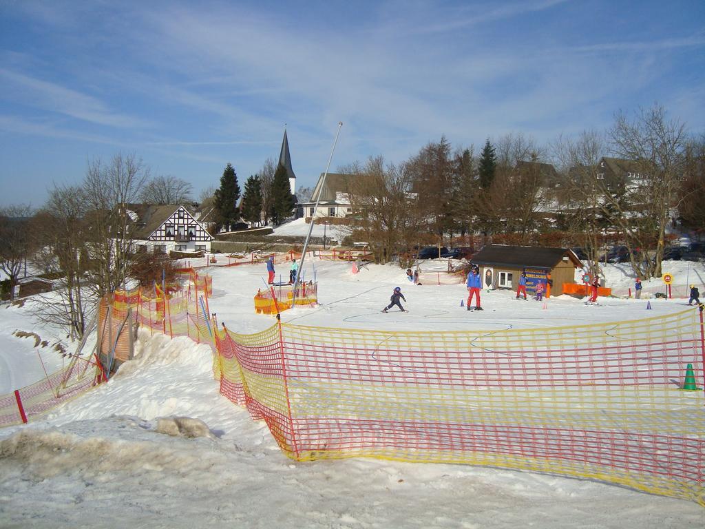 Skihang 100 Meter Vom App Bergfrieden Appartement Winterberg Kamer foto