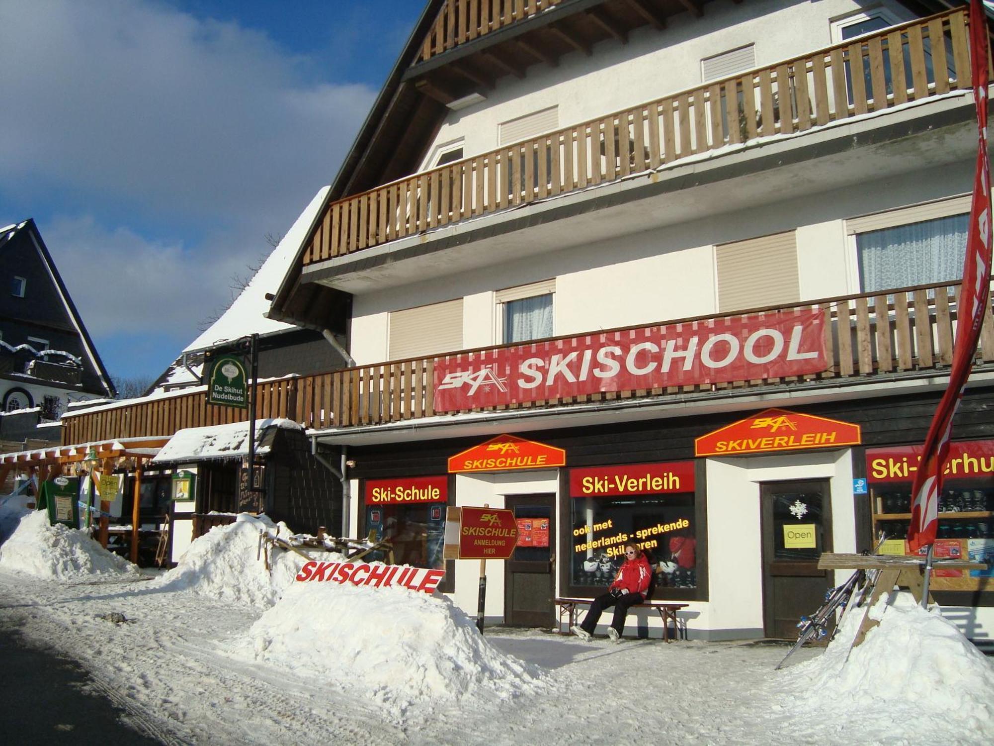 Skihang 100 Meter Vom App Bergfrieden Appartement Winterberg Buitenkant foto